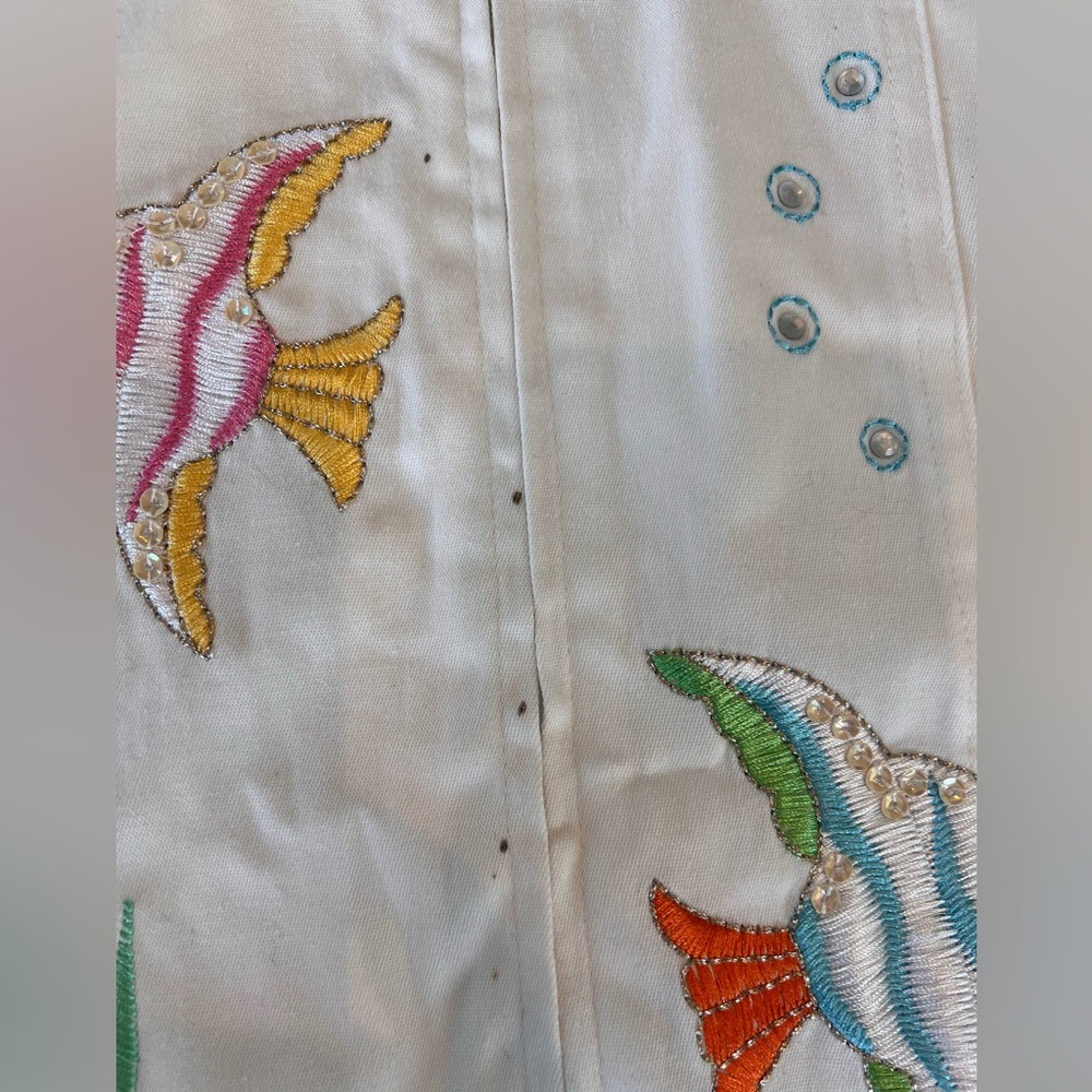Quacker Factory Embroidered Fish Design White Jacket - Picture 5 of 6